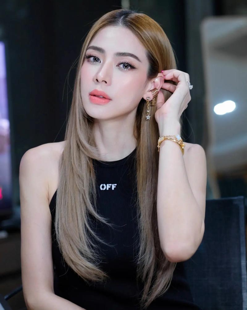 เอ๋ พรทิพย์