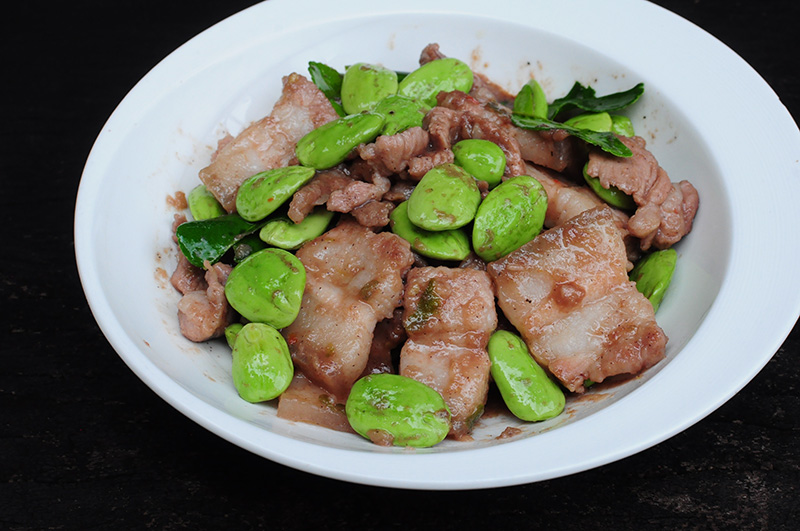 หมูสามชั้นผัดกะปิ ใส่สะตอ เมนูหมูสามชั้น เมนูจากกะปิ เมนูสะตอ สูตรอาหาร