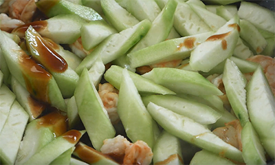 บวบผัดไข่