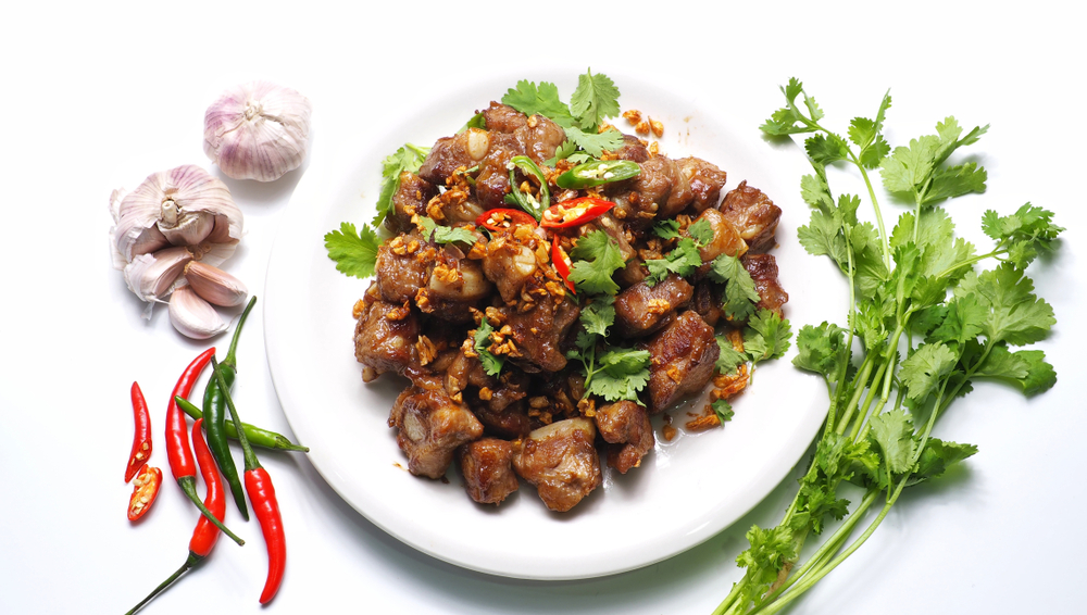 ซี่โครงหมูทอดกระเทียมพริกไทย