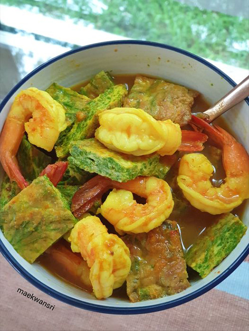 แกงส้มชะอมกุ้ง