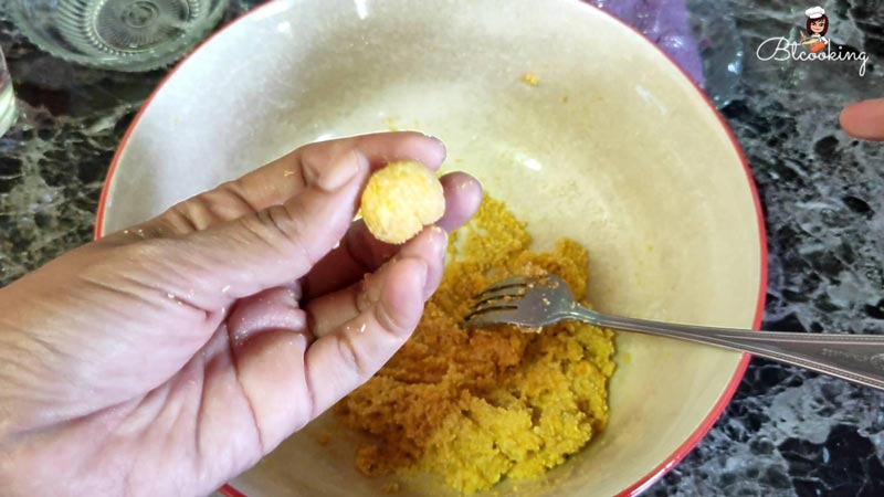 บัวลอยไข่เค็ม