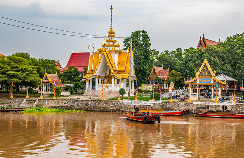 ที่เที่ยวสงกรานต์ 2568 นั่งเรือรอบเกาะเมืองอยุธยา จังหวัดพระนครศรีอยุธยา