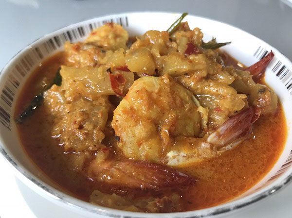 แกงคั่วกุ้งสับปะรด