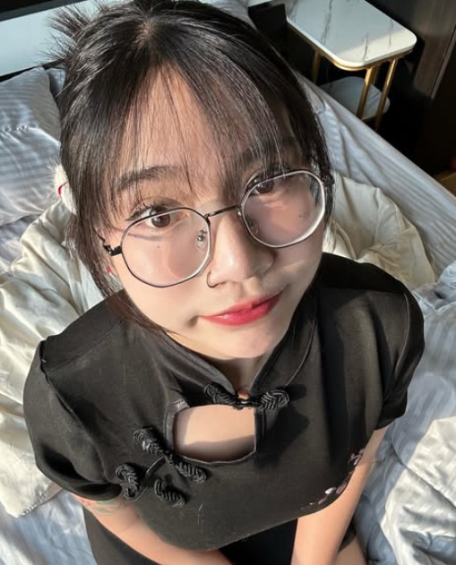 เปิดประวัติ โมนิซึกะพาเพลิน อินฟลูฯ สายรีวิว อดีตแฟน บอส แดนเซอร์ลำไย