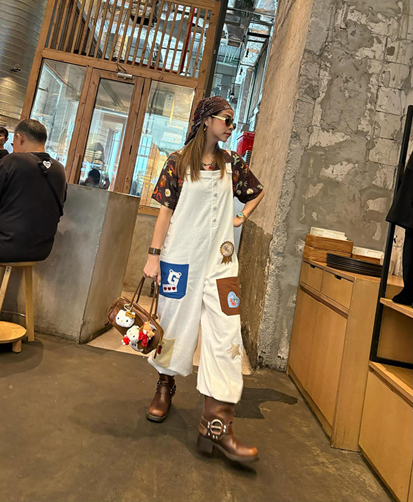 พลอย ชวพร