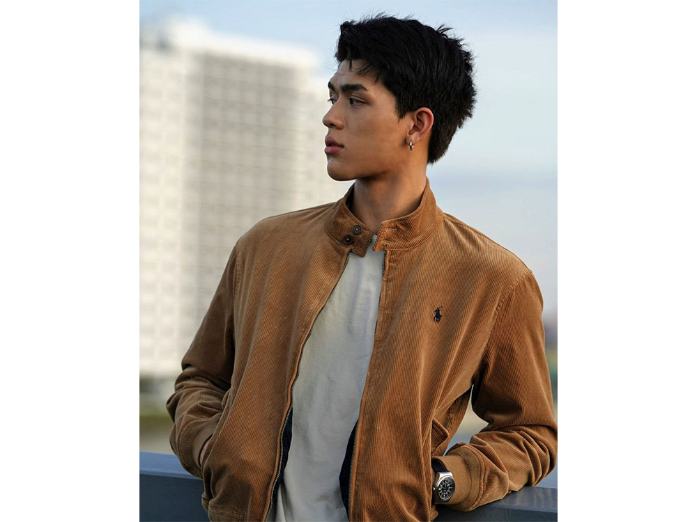 ผู้ชายผิวสองสี ใส่เสื้อสีอะไร