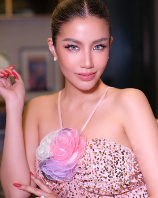 ใบเตย อาร์สยาม ประวัติ