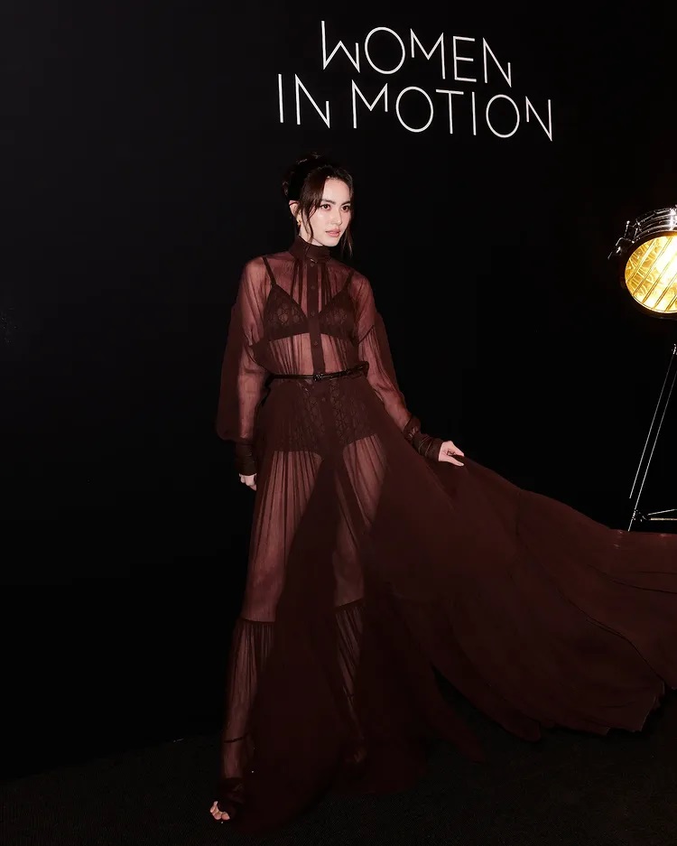 ใหม่ ดาวิกา โททัลลุคสุดชิค สวยเฉิดฉาย กระทบไหล่คนดังระดับโลกมากมาย 