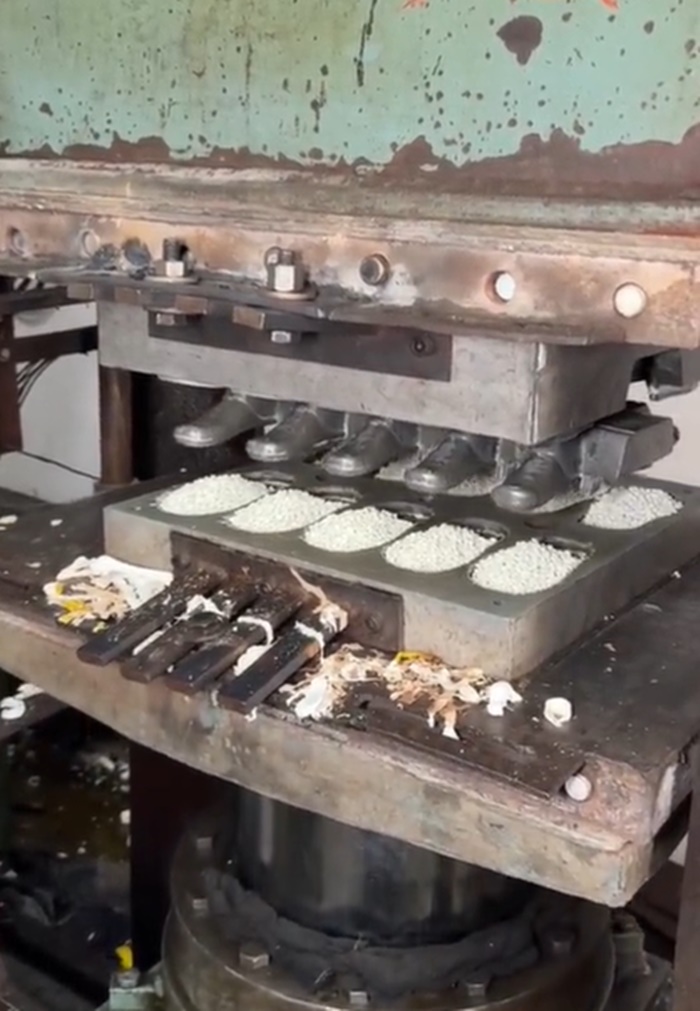 รองเท้าแตะ