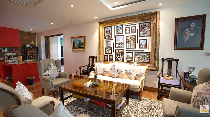 บ้านชาคริต