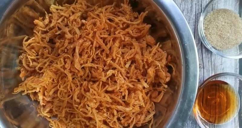 ไก่ฉีกคั่วน้ำปลา