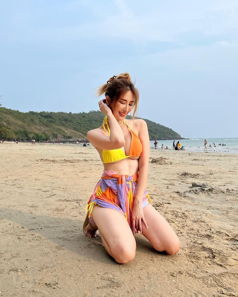 เมย์ สิรินทร์