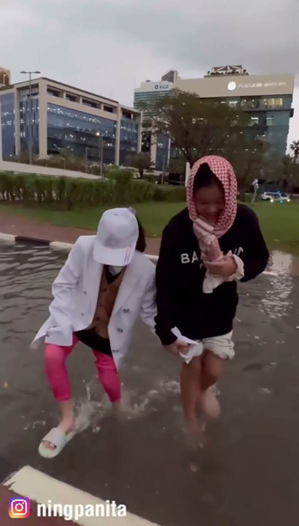 ลูกหนิง ปณิตา