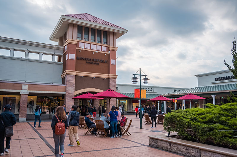 ลักชัวรี่พรีเมี่ยมเอาท์เล็ต