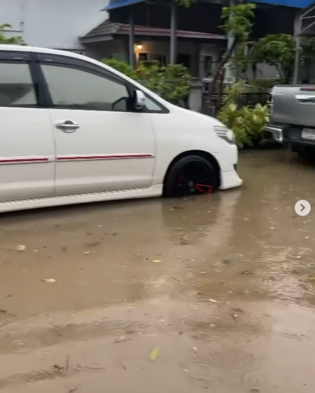  น้ำท่วมบ้านณเดชน์ คูกิมิยะ ที่ขอนแก่น แฟนคลับแห่ส่งกำลังใจแน่นโซเชียล