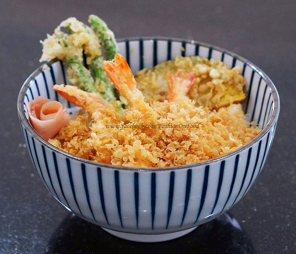 ข้าวหน้ากุ้งเทมปุระ