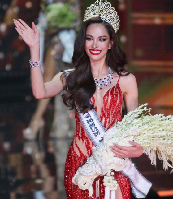 แอนนา เสืองามเอี่ยม