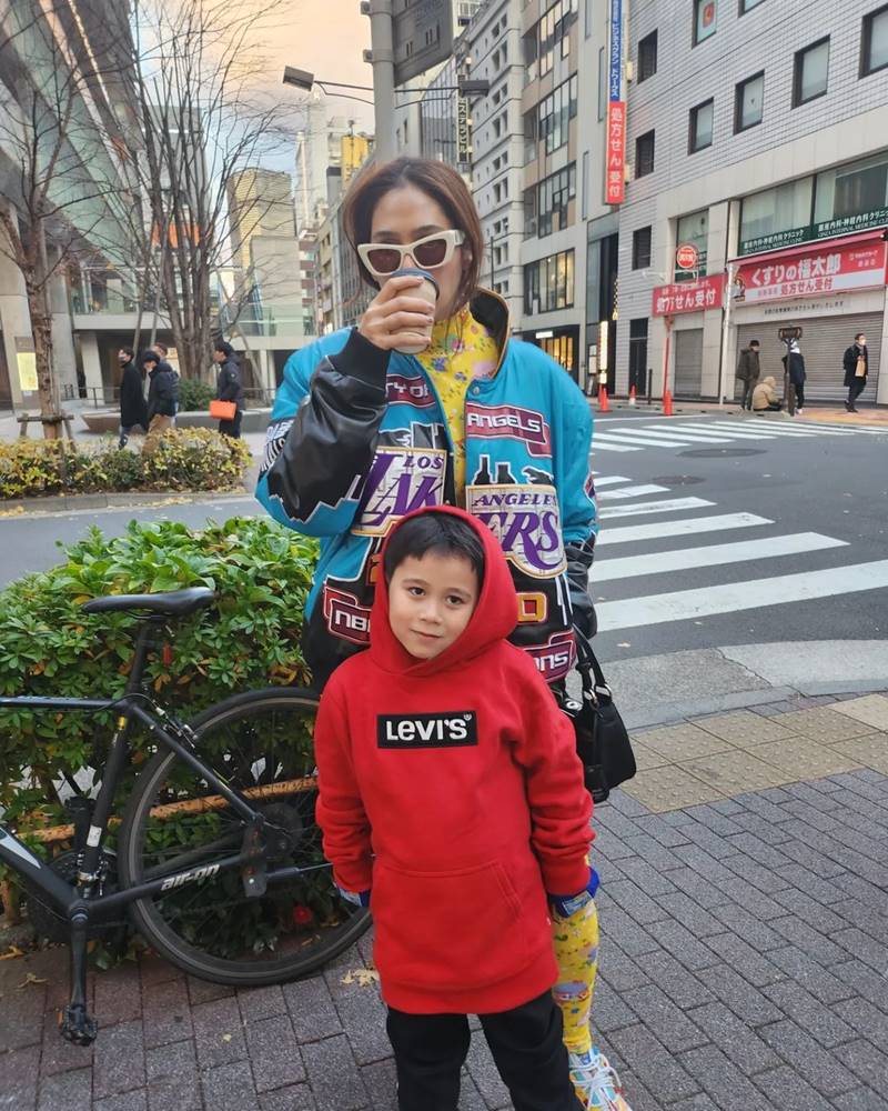 ชมพู่ อารยา