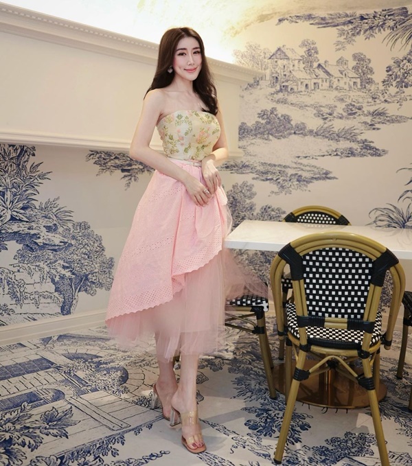 บ้าน เอิร์น จิรวรรณ