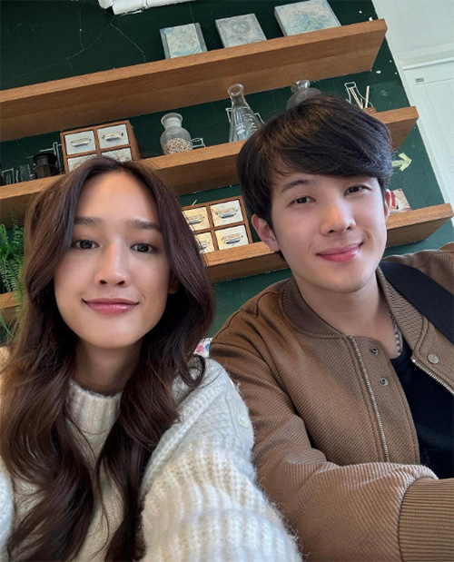 เจมส์ มาร์ - พาย รินรดา คู่รักดารา