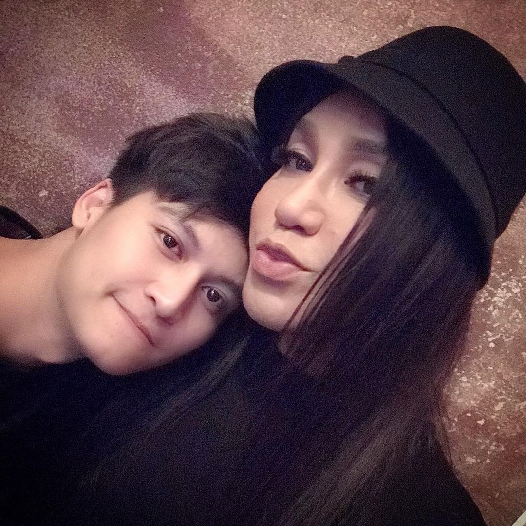  มัม ลาโคนิคส์