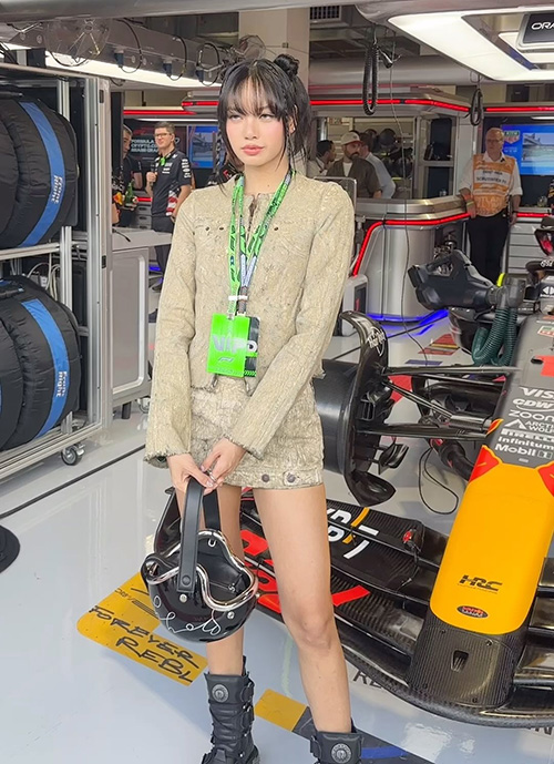 กระเป๋าหมวกกันน็อค ลิซ่า BLACKPINK