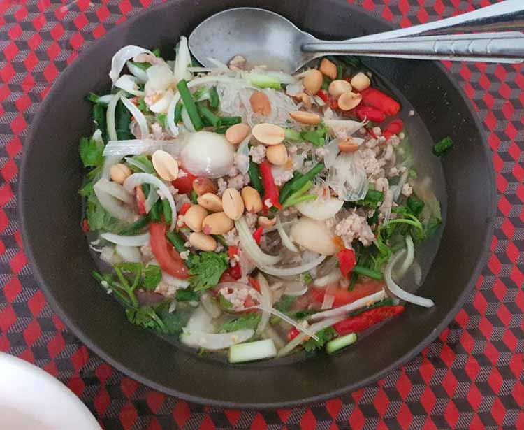 ยำวุ้นเส้นหมูสับ เมนูอาหารจานเดียว รสจัดจ้าน