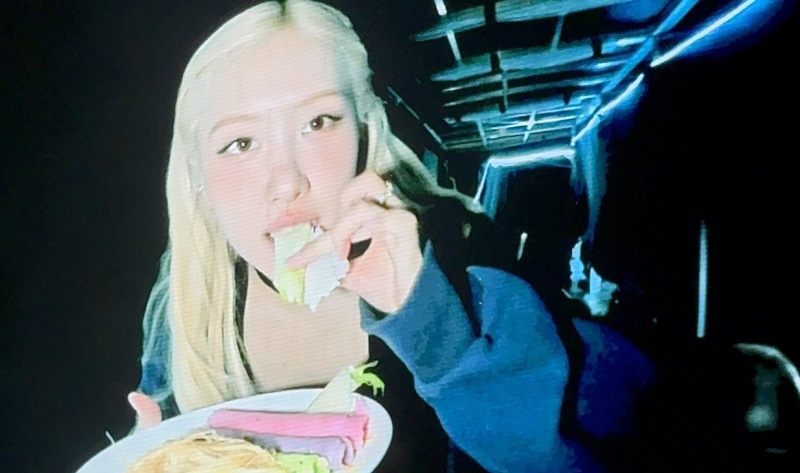 โรเซ่ BLACKPINK  โชว์กินอาหารไทย