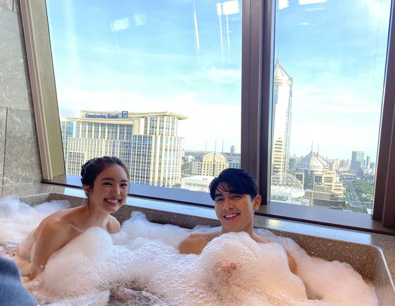 พราวมุก