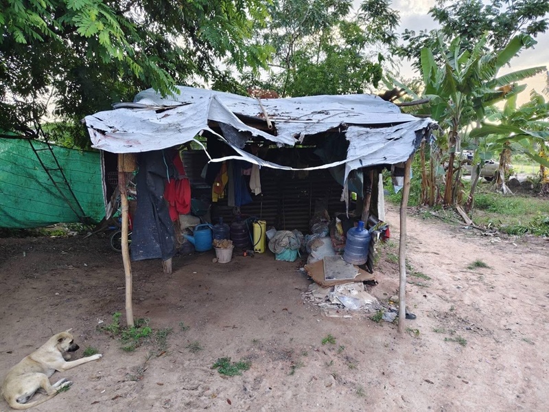 ส.ต. ธีรยุทธ กระจ่างทอง