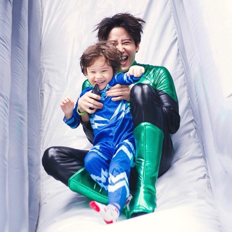 ไมค์ พิรัชต์ ฟ้องศาล