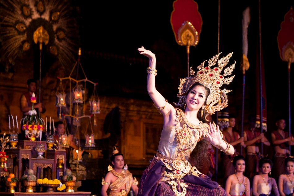 พระอาทิตย์ขึ้นและตกตรง 15 ช่องประตู ปราสาทพนมรุ้ง