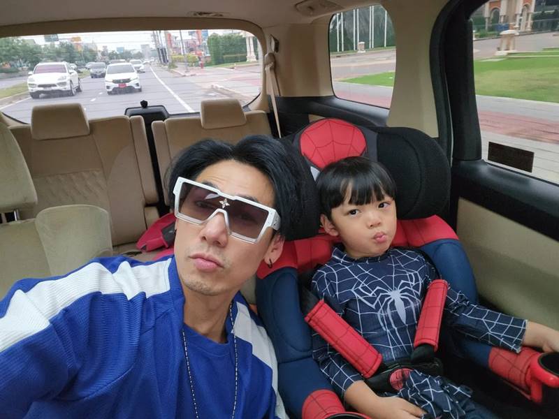 ดีเจเพชรจ้า น้องไทก้า