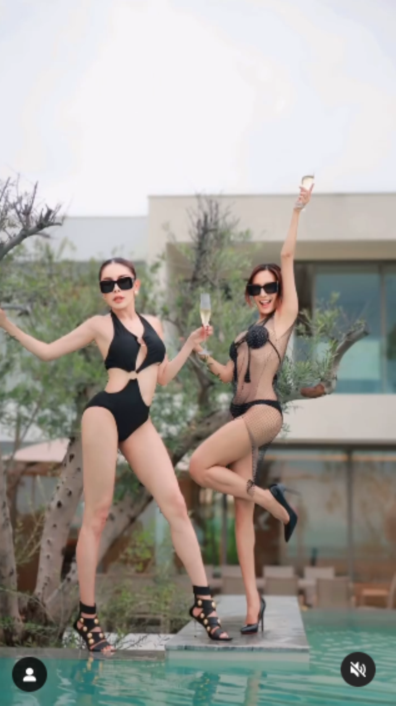  เป็กกี้ ศรีธัญญา เด็บบี้ บาซู