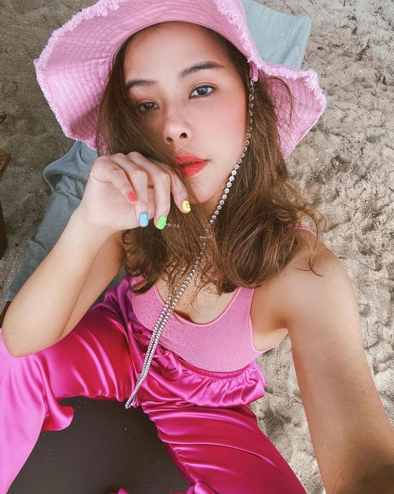 พลอย ชวพร