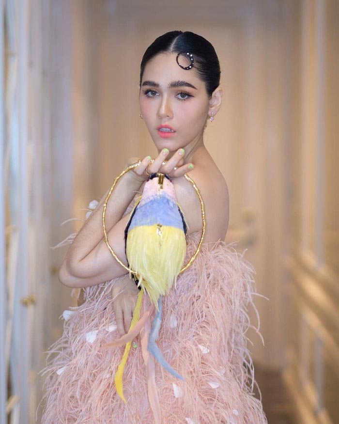 ชมพู่ อารยา