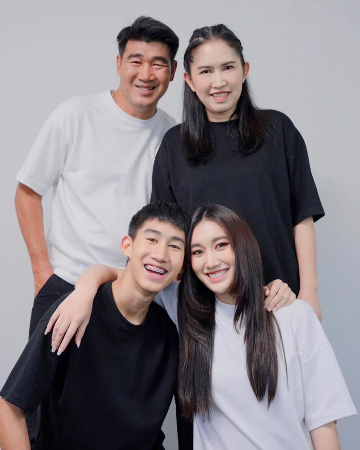 ลูก ๆ สมรักษ์ คำสิงห์