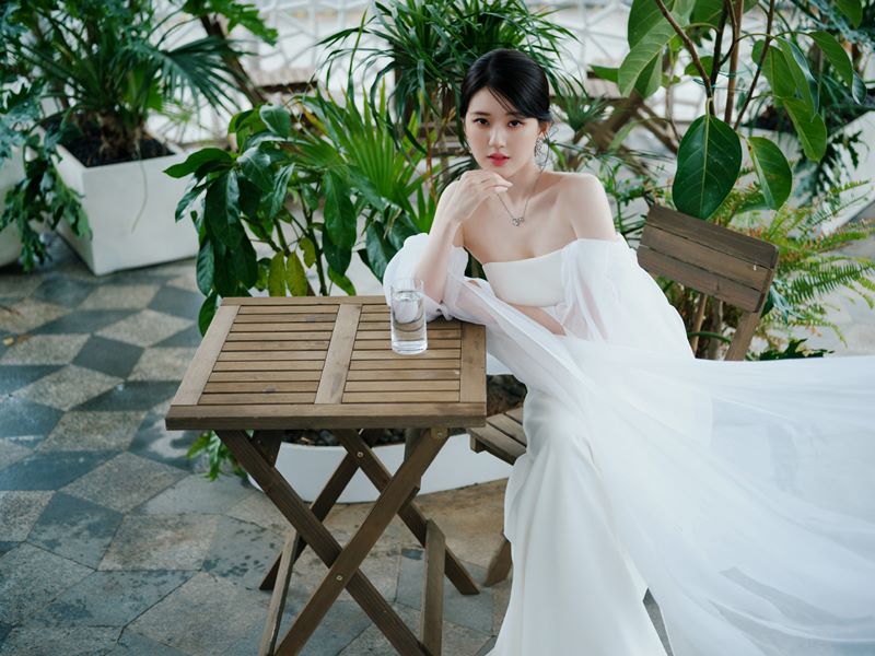 จ้าวลู่ซือ