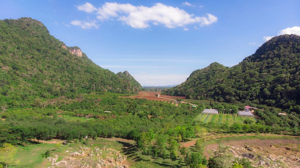 บ้านชายเขา อุทัยธานี