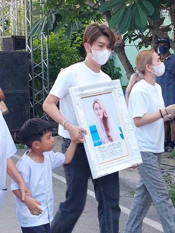 กุ้ง สุธิราช, วิ วิรดา