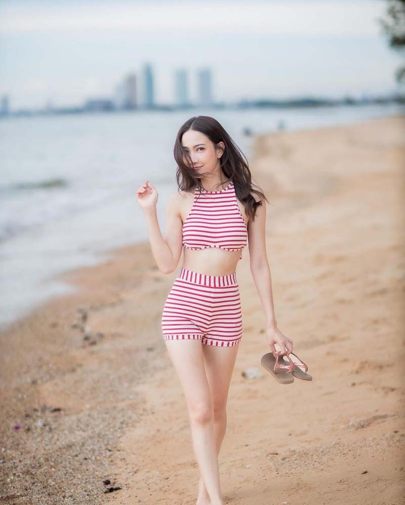 แต้ว ณฐพร ชุดว่ายน้ำ