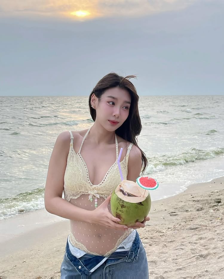 แก้ว ณัฐรุจา อดีตสมาชิก BNK48 ส่งภาพเซ็กซี่เขย่าไอจี