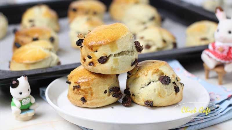 สโคนลูกเกด