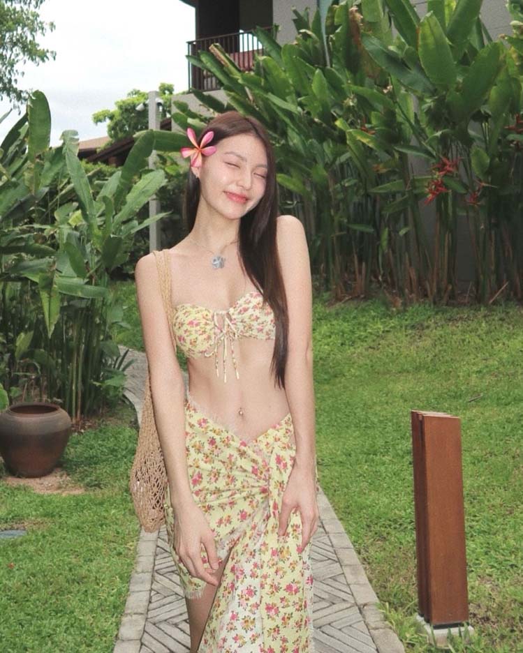 กระปุก พลอยนิรา