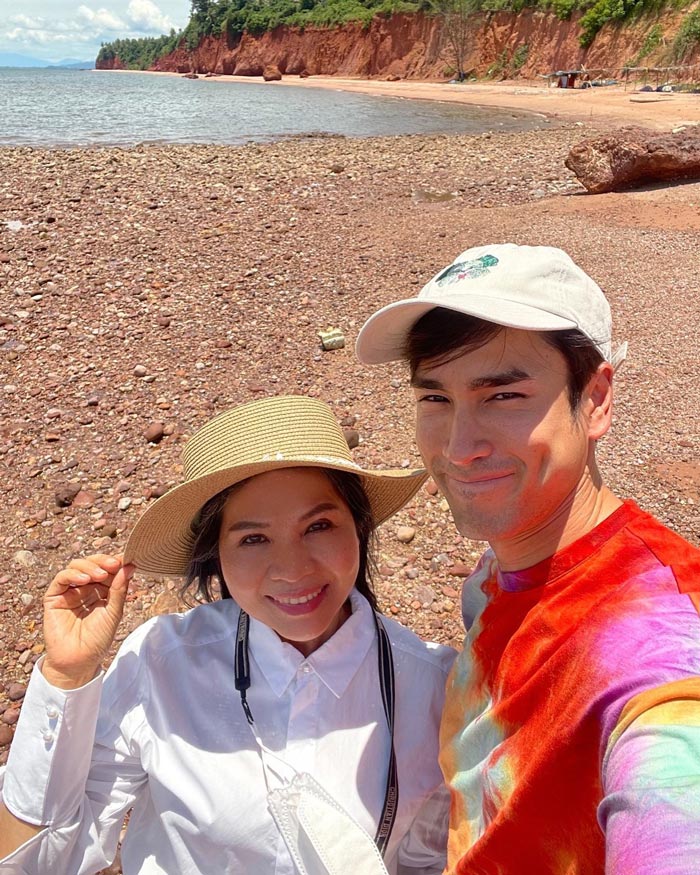 แม่แก้ว ณเดชน์