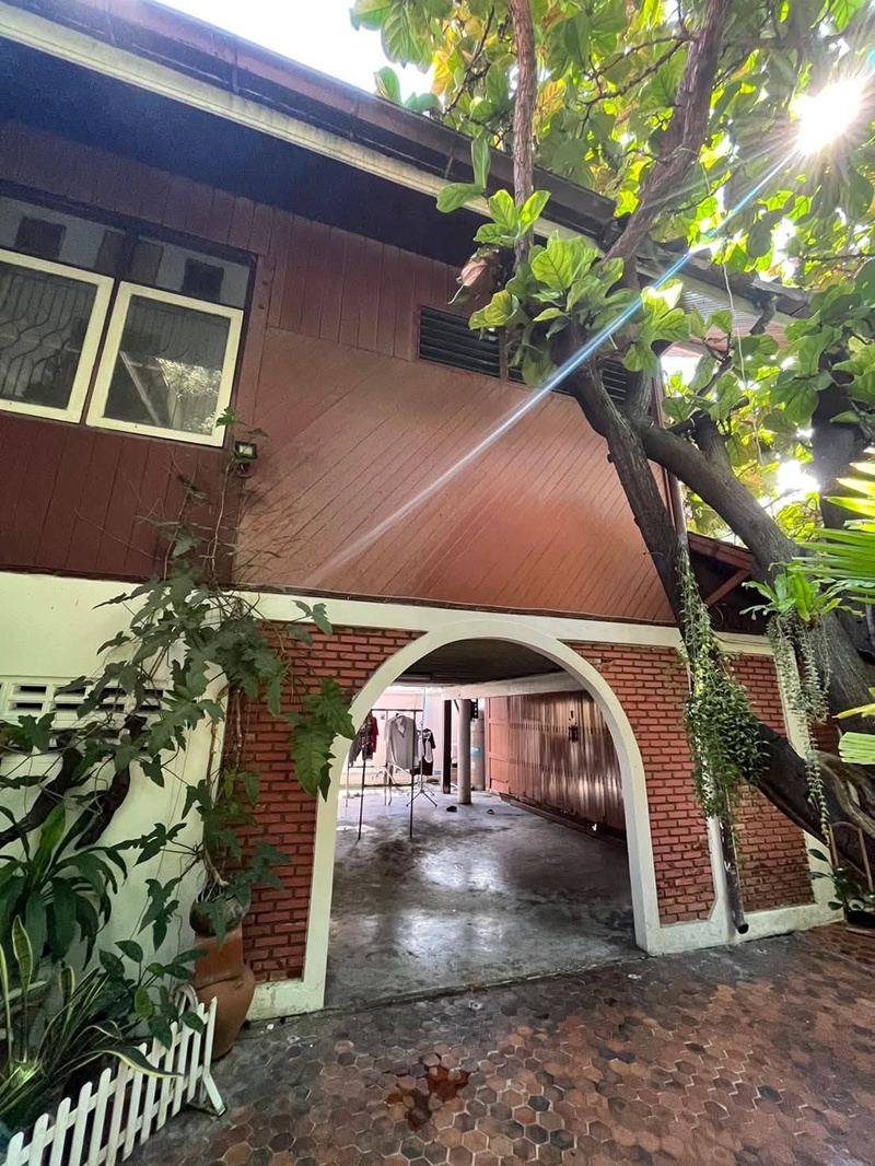 บ้านหลังใหญ่