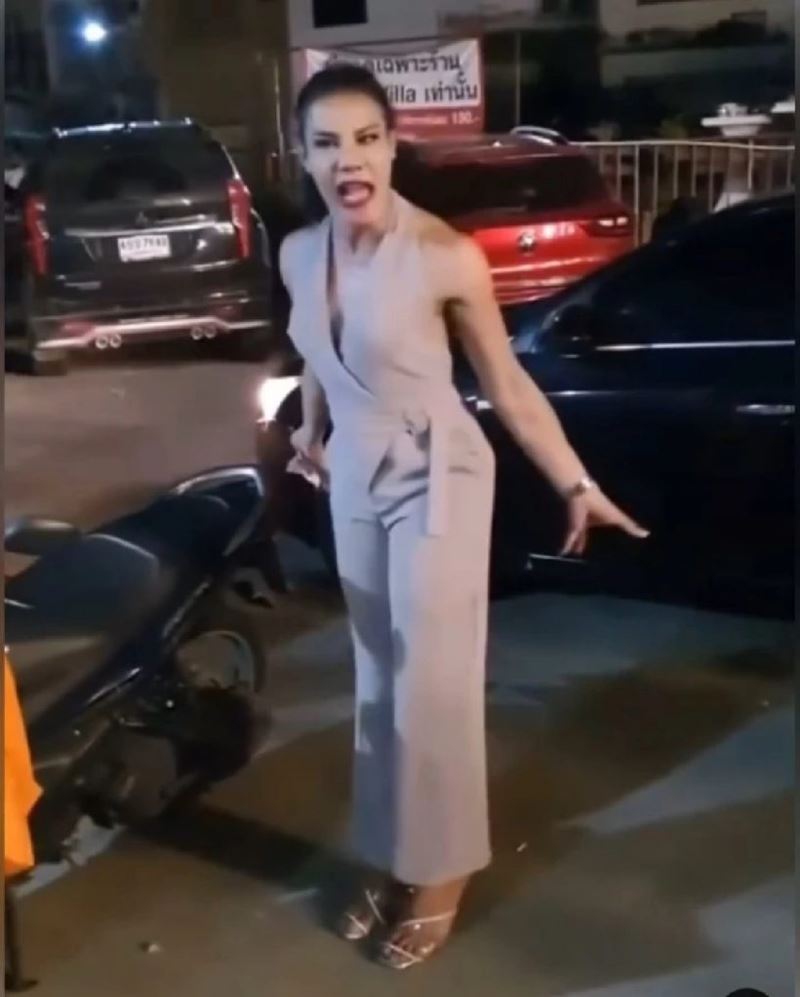 หอแต๋วแตก แหกสัปะหยด