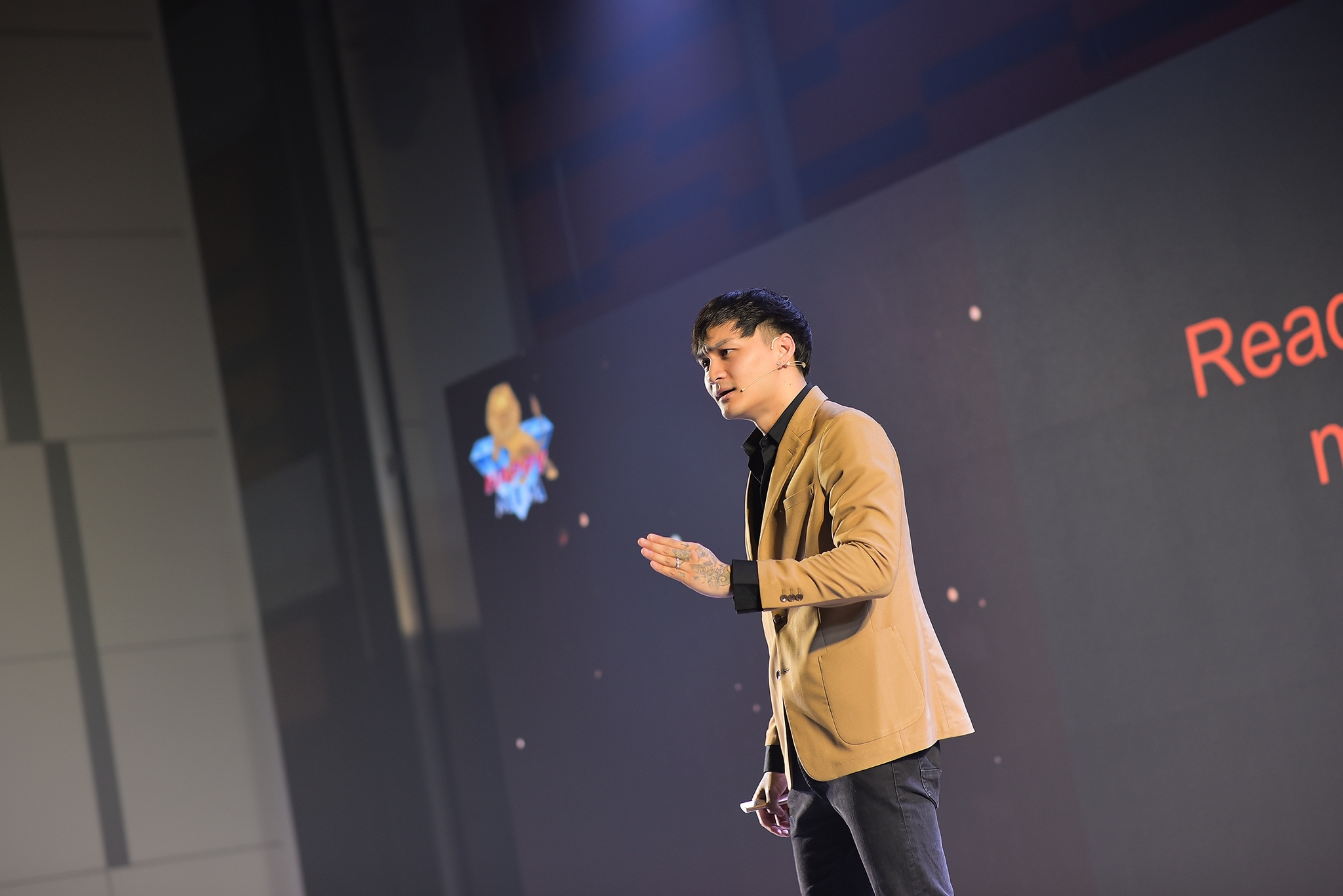 แม็กซ์ ณพวิทย์ 