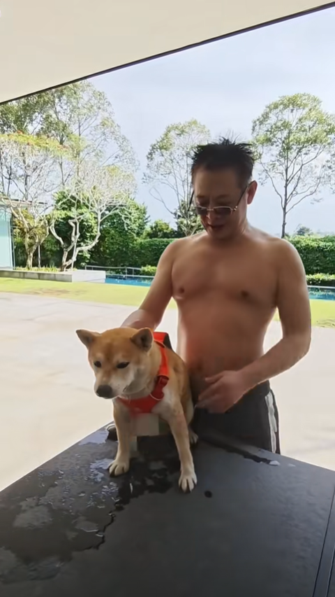 เจ็ท ลี โชว์ความฟิต สไตล์รุ่นใหญ่วัย 62